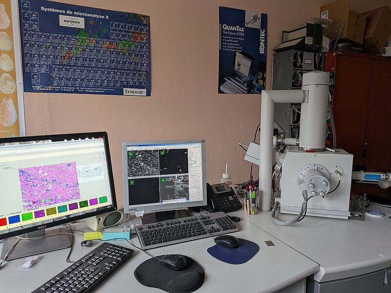 Photo du Microscope Electronique à Balayage équipé de sa sonde EDS 